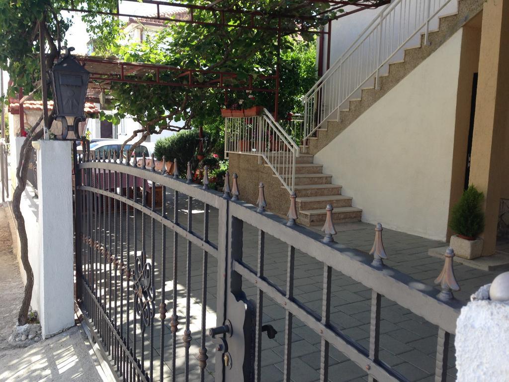 Apartments Mare Trogir Exterior photo